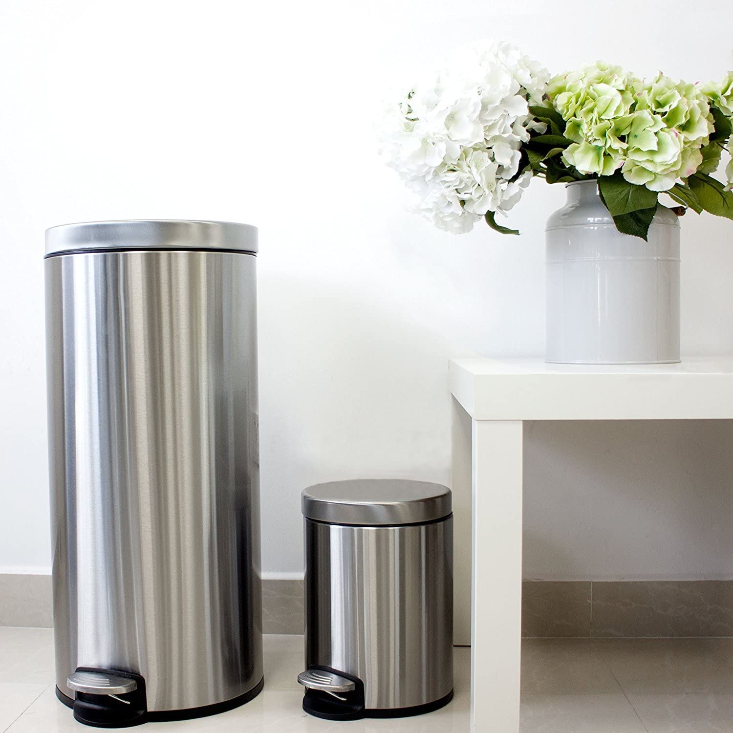 8 Gallon Trash Can, Stainless Steel Step On Kitchen Garbage Can with Lid